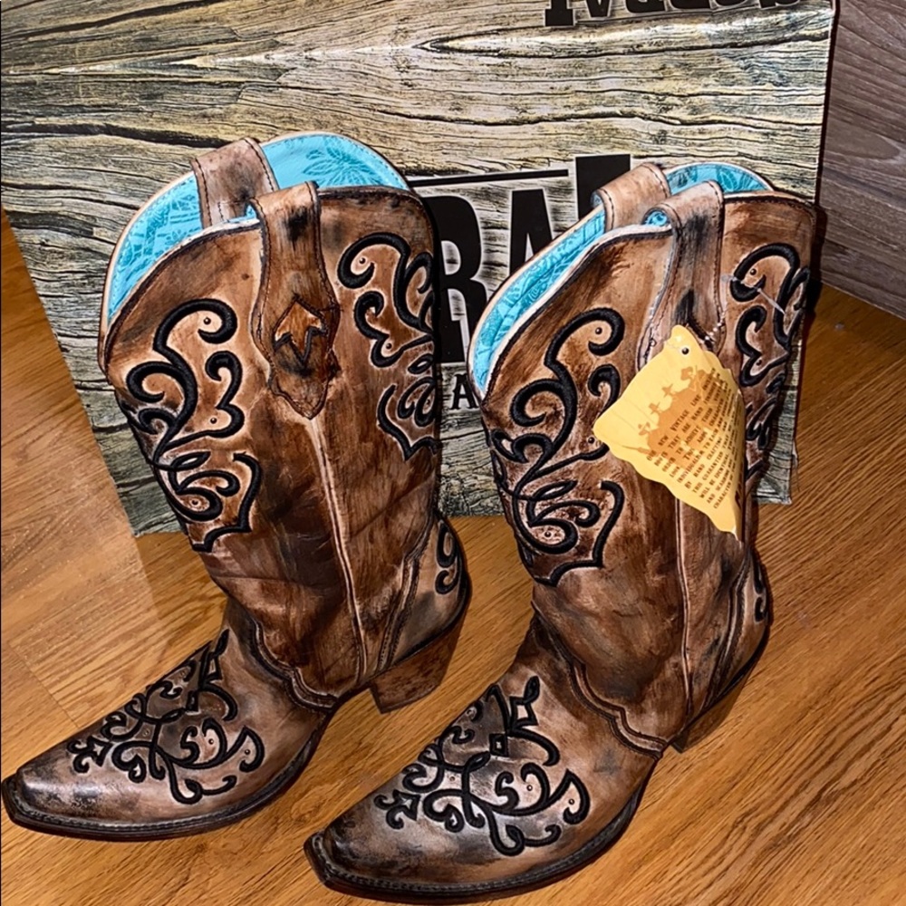 Corral boots